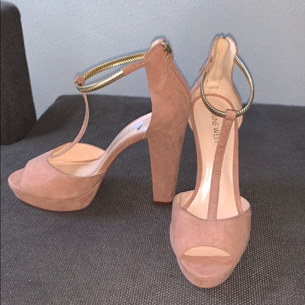 Nine West Blush colored chunky heels